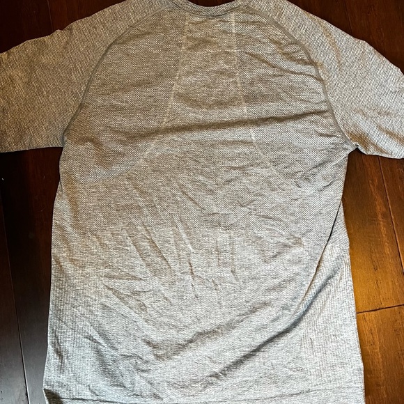 Lululemon Mens Metal Vent Tech shirt large - Picture 2 of 3